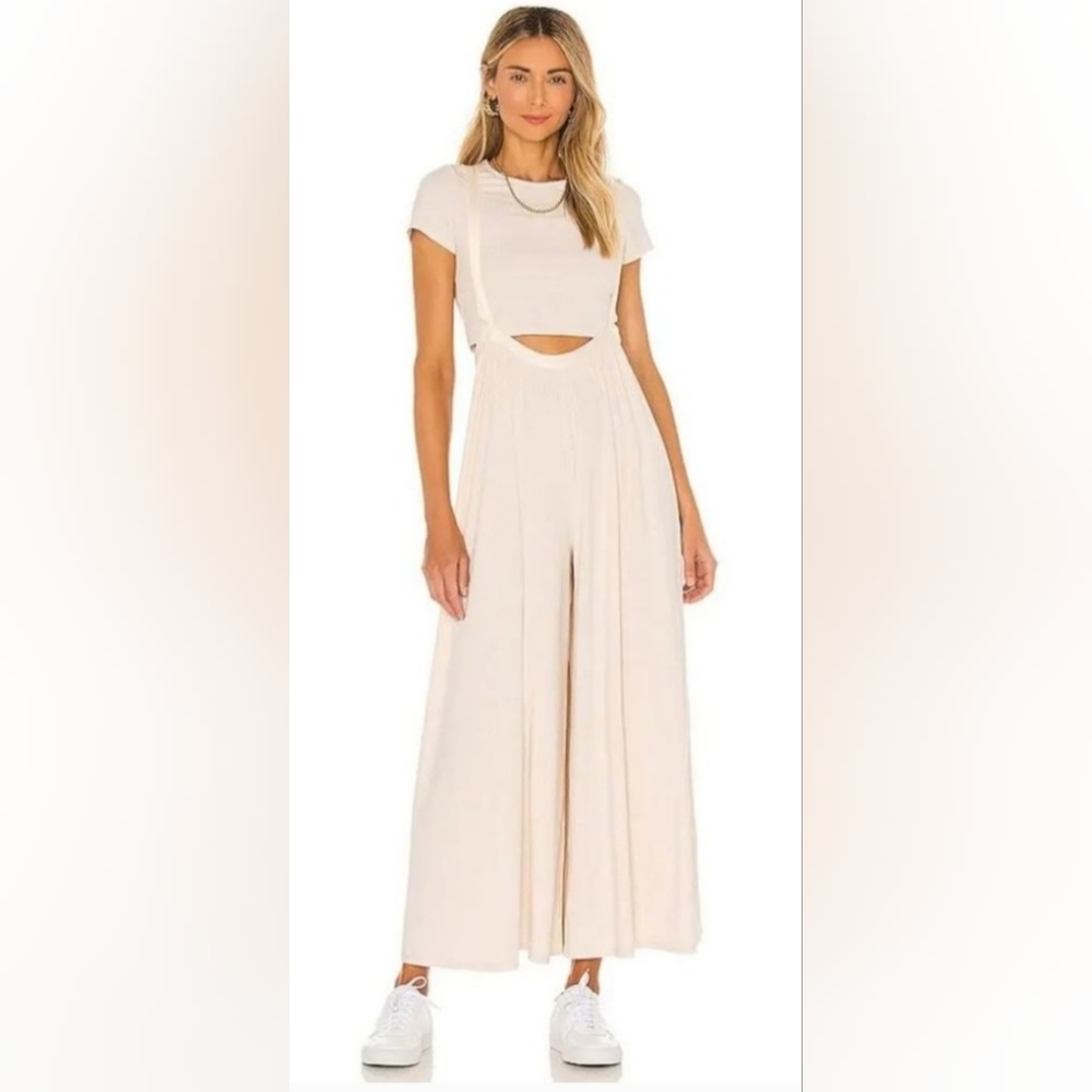 Free people brookside bottoms only. Fits up to size med in my opinion.